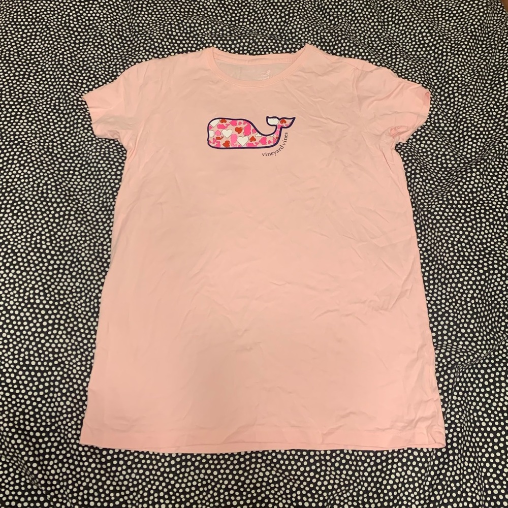 Hollister jeans and vineyard vines tee shirt